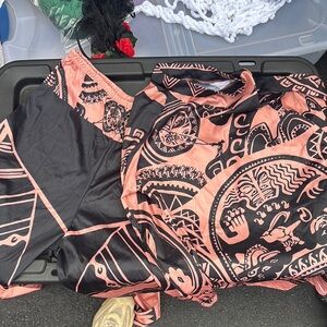 Maui Costume - XXL top, bottom, grass/leaf belt